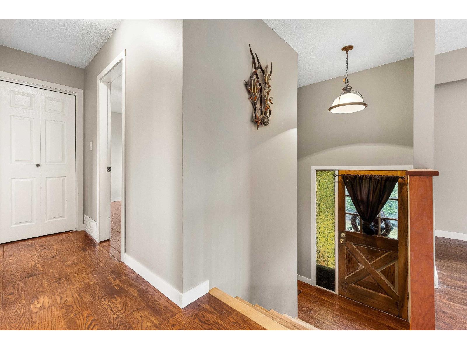 31949 Silverdale Avenue, Mission, British Columbia  V2V 2L2 - Photo 5 - R3069948