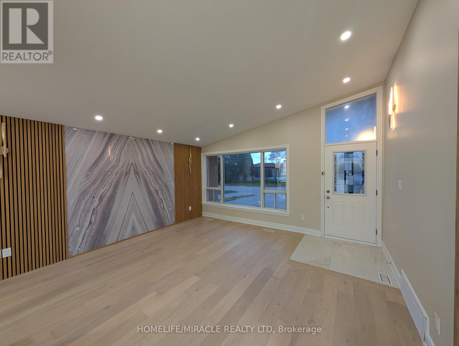 15 Athlone Avenue, Brampton, Ontario  L6T 2N5 - Photo 8 - W12579876