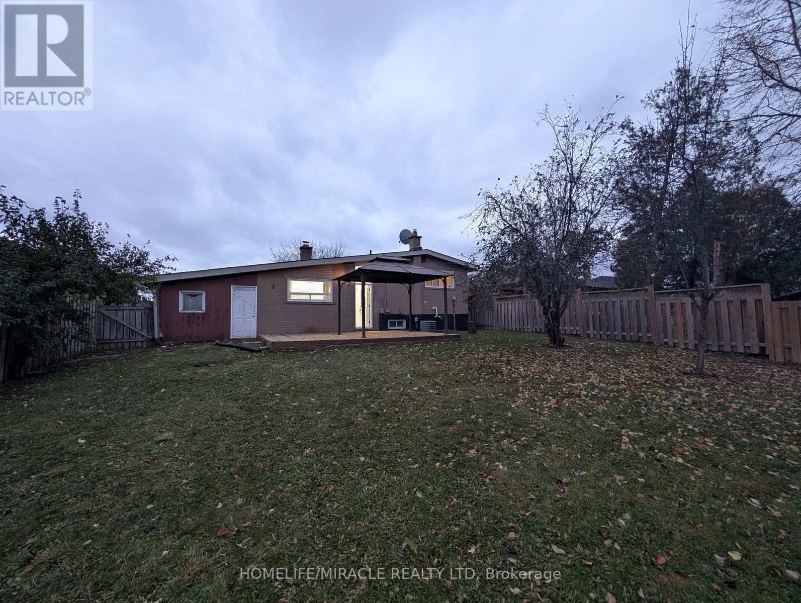 15 Athlone Avenue, Brampton, Ontario  L6T 2N5 - Photo 17 - W12579876