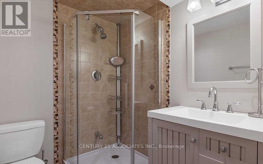 177 Montreal Circle, Hamilton, Ontario  L8E 0C6 - Photo 9 - X12579666