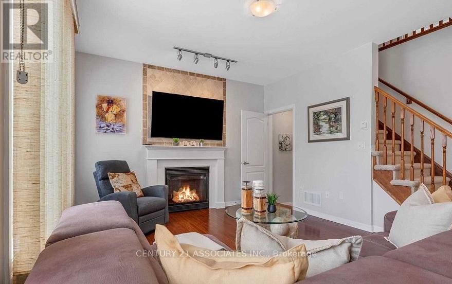 177 Montreal Circle, Hamilton, Ontario  L8E 0C6 - Photo 3 - X12579666