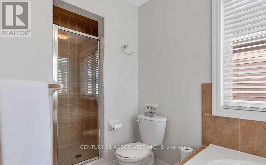 177 Montreal Circle, Hamilton, Ontario  L8E 0C6 - Photo 13 - X12579666