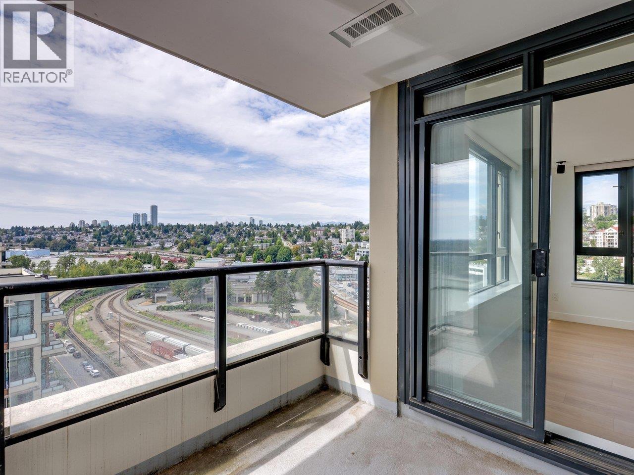 1607 1 Renaissance Square, New Westminster, British Columbia  V3M 0B6 - Photo 13 - R3070519