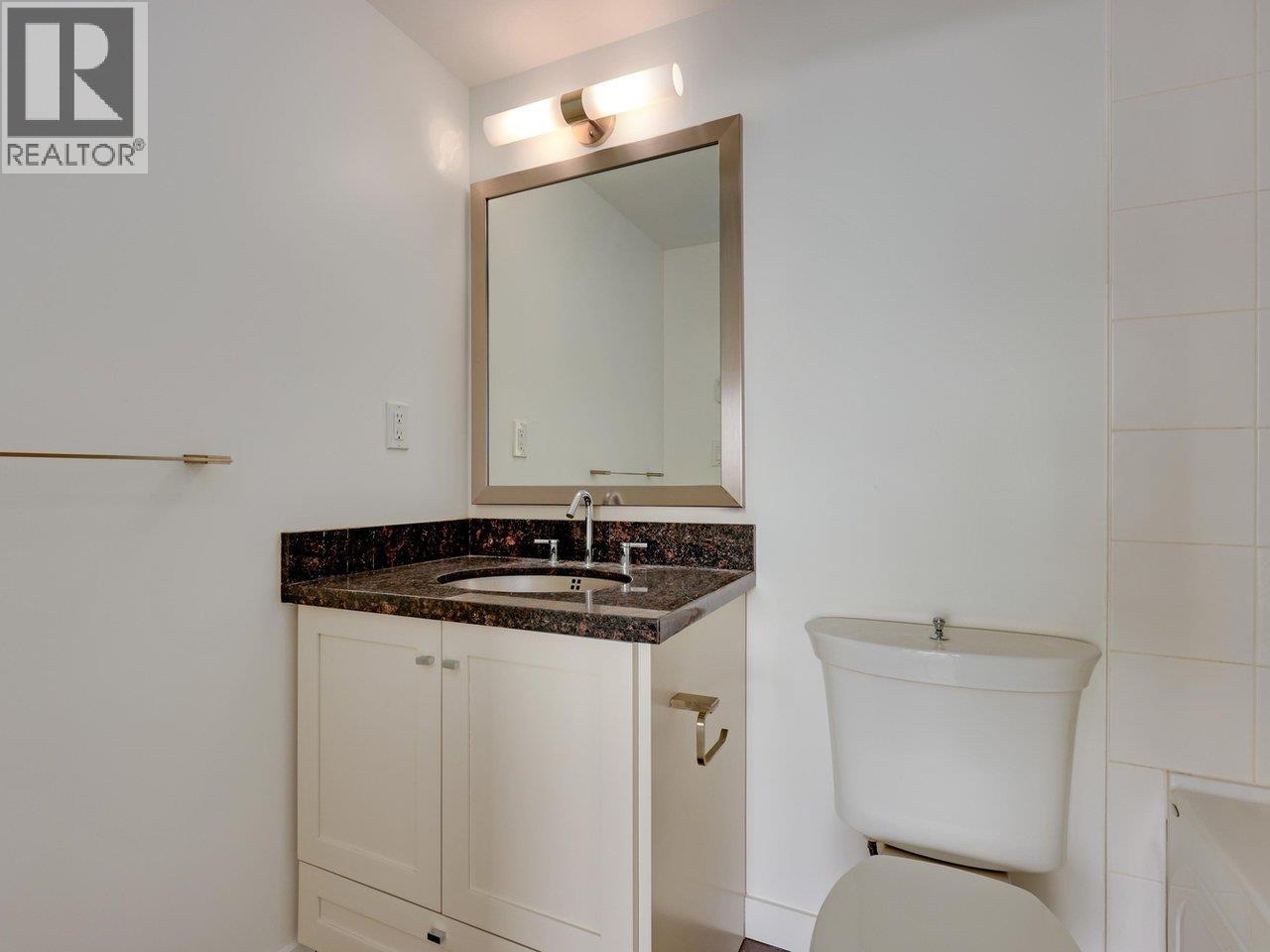 1607 1 Renaissance Square, New Westminster, British Columbia  V3M 0B6 - Photo 15 - R3070519