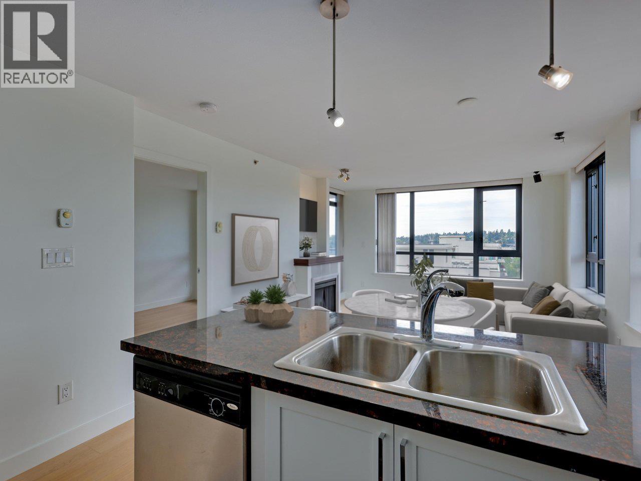 1607 1 Renaissance Square, New Westminster, British Columbia  V3M 0B6 - Photo 4 - R3070519