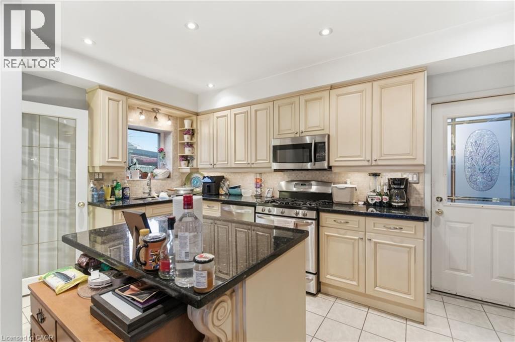 196 Avondale Street, Hamilton, Ontario  L8L 7C3 - Photo 12 - 40790588