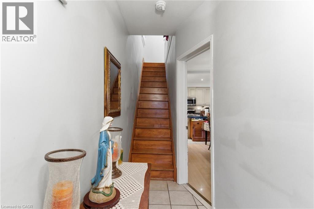 196 Avondale Street, Hamilton, Ontario  L8L 7C3 - Photo 8 - 40790588