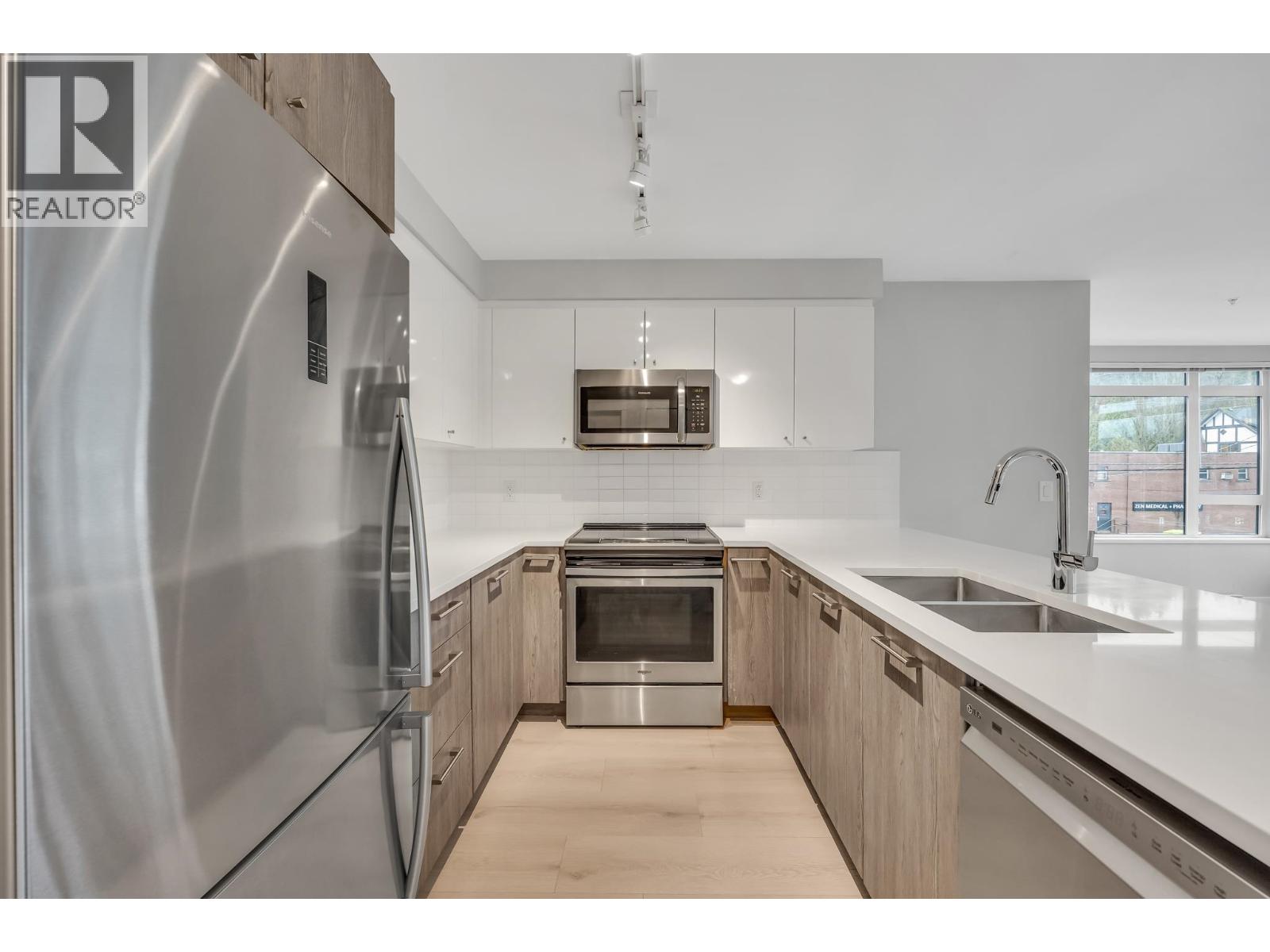 206 2525 Clarke Street, Port Moody, British Columbia  V3H 0J3 - Photo 4 - R3070516