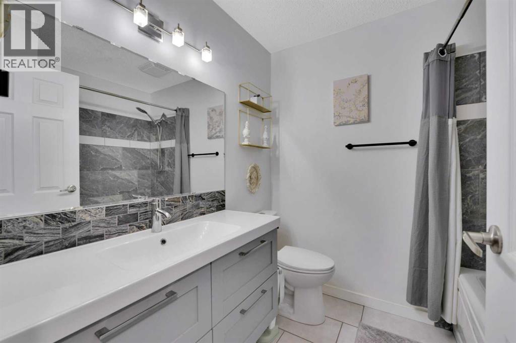 5240 40 Street, Innisfail, Alberta  T4G 1G5 - Photo 15 - A2258985