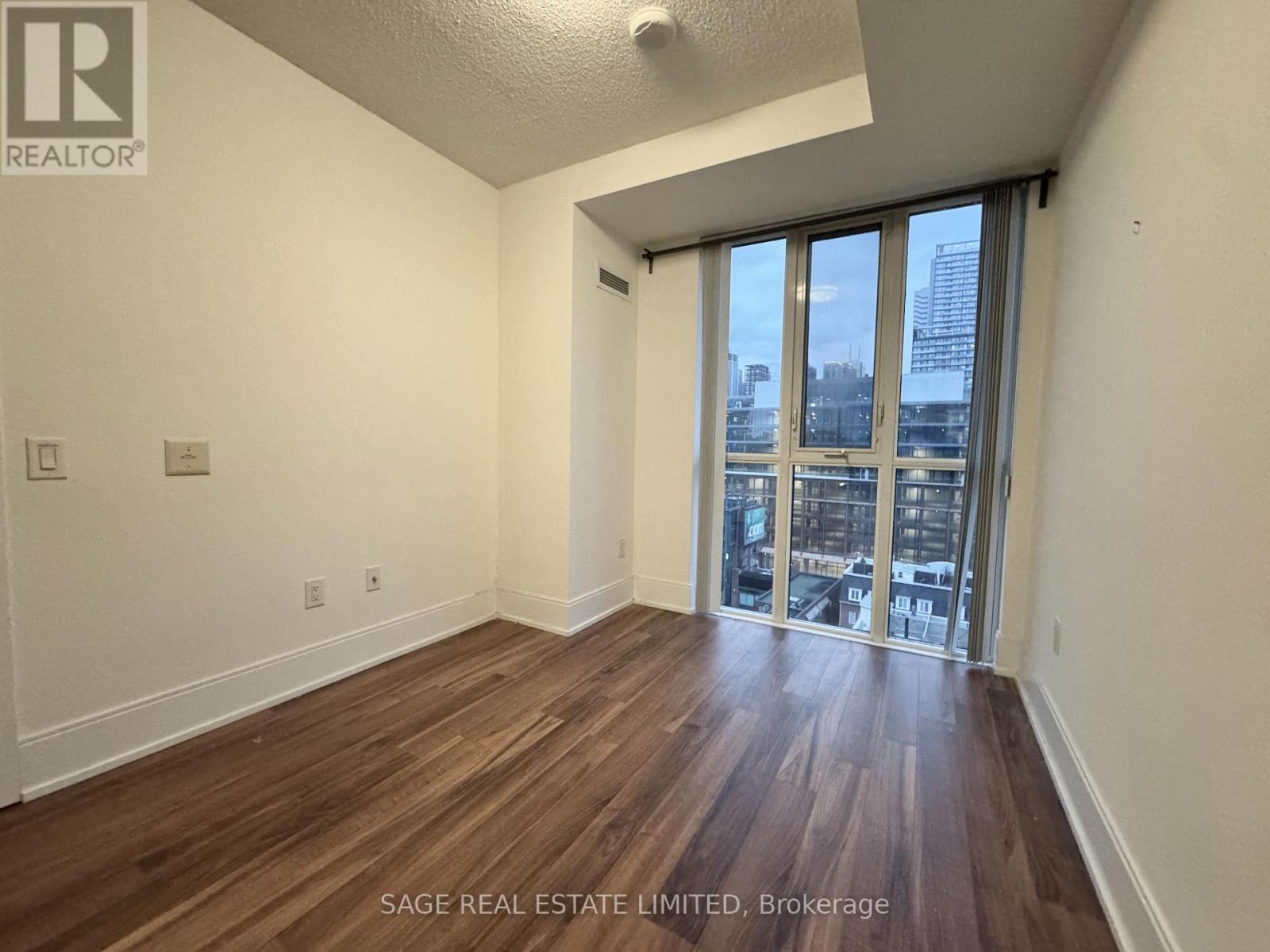 1019 - 560 Front Street W, Toronto, Ontario  M5V 1C1 - Photo 10 - C12580594