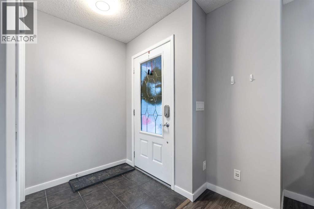 243 New Brighton Landing Se, Calgary, Alberta  T2Z 0S6 - Photo 2 - A2272859