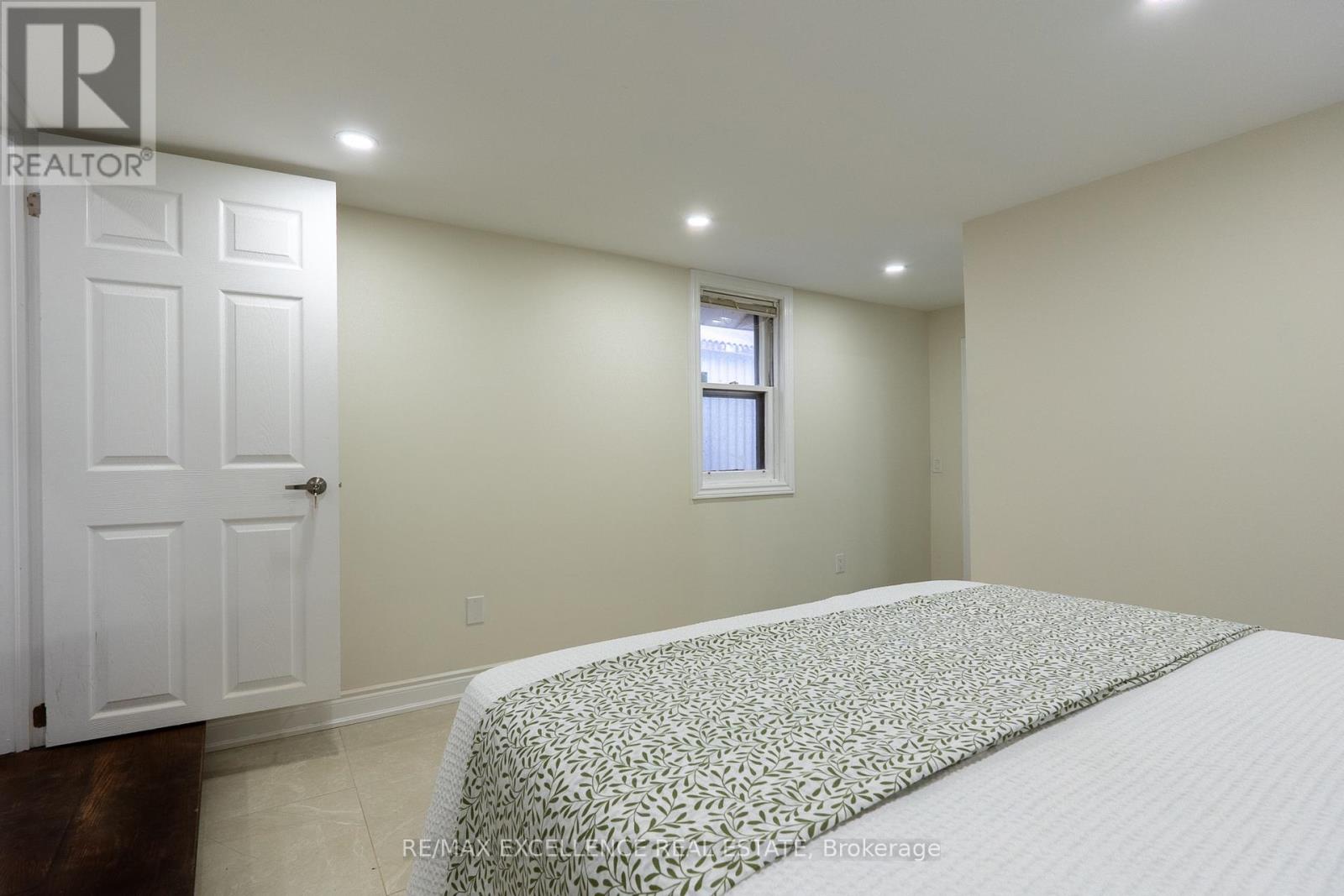 10 Draper Street, Halton Hills, Ontario  L7G 3C8 - Photo 15 - W12580574