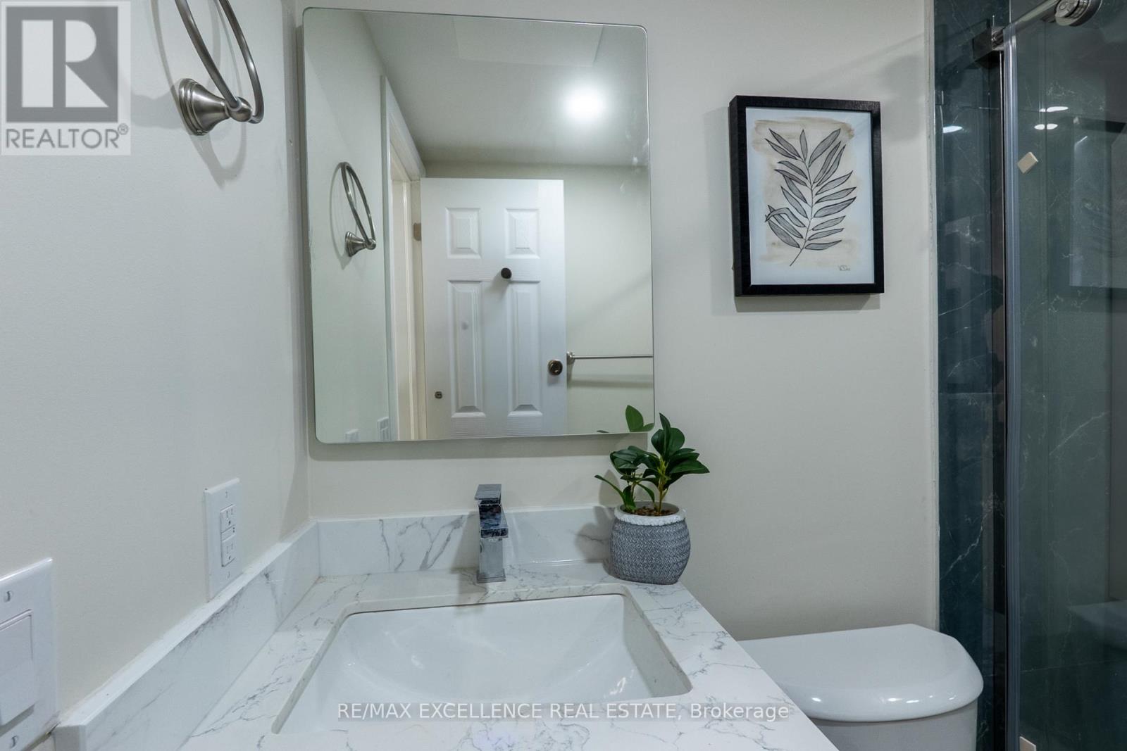 10 Draper Street, Halton Hills, Ontario  L7G 3C8 - Photo 19 - W12580574