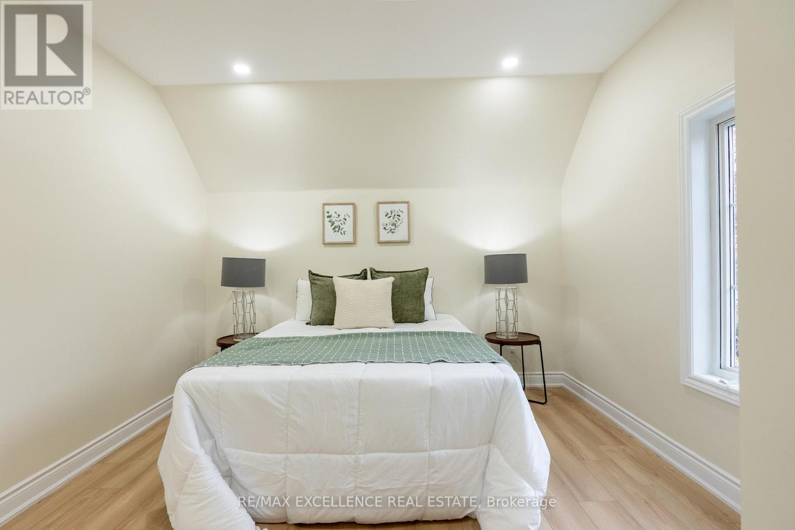 10 Draper Street, Halton Hills, Ontario  L7G 3C8 - Photo 29 - W12580574