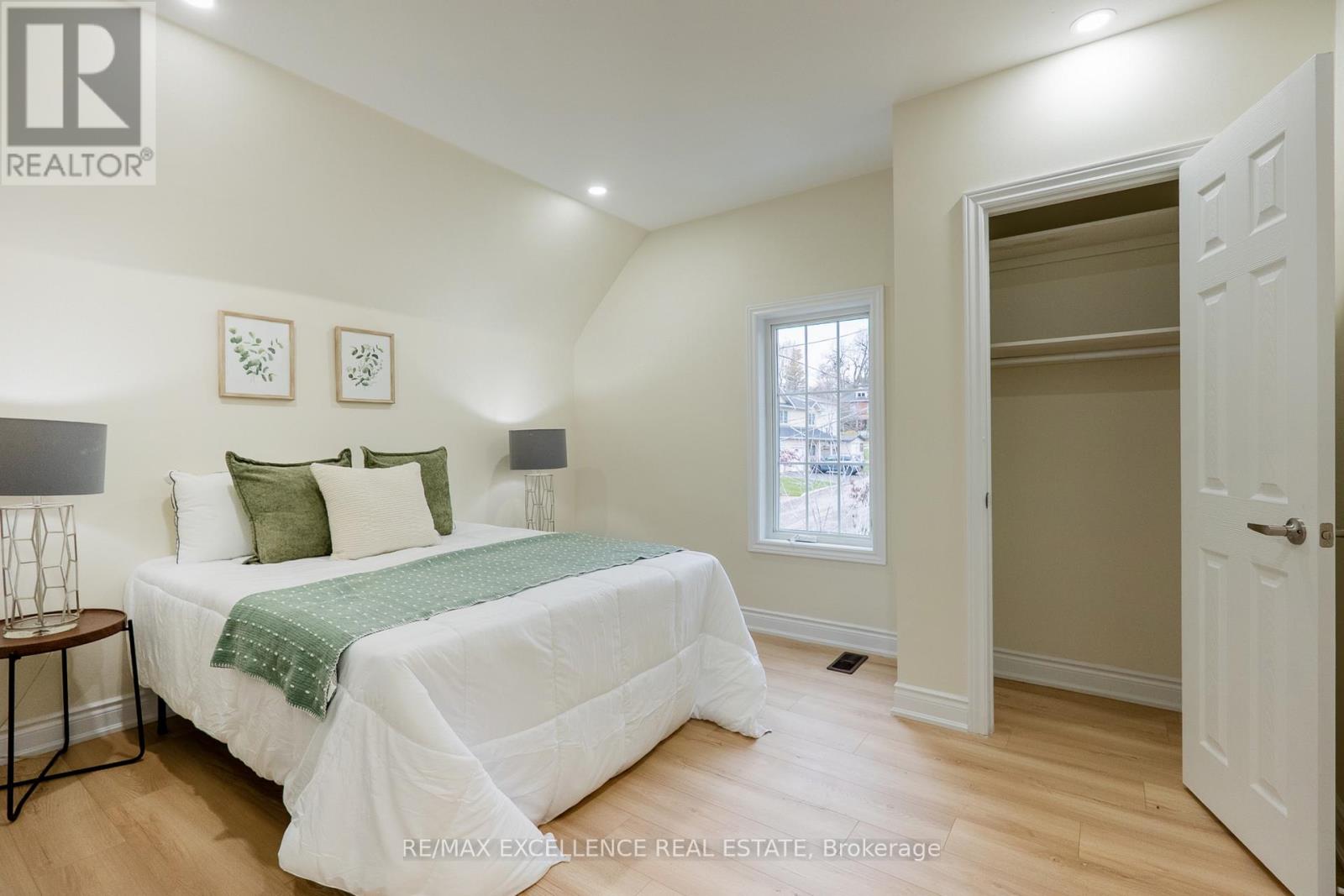 10 Draper Street, Halton Hills, Ontario  L7G 3C8 - Photo 30 - W12580574