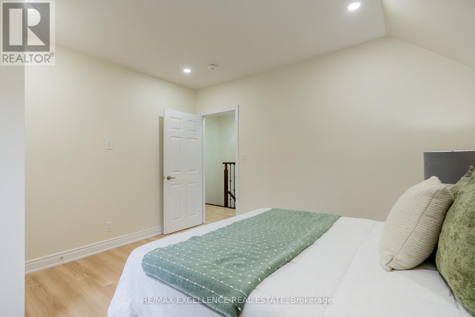 10 Draper Street, Halton Hills, Ontario  L7G 3C8 - Photo 31 - W12580574