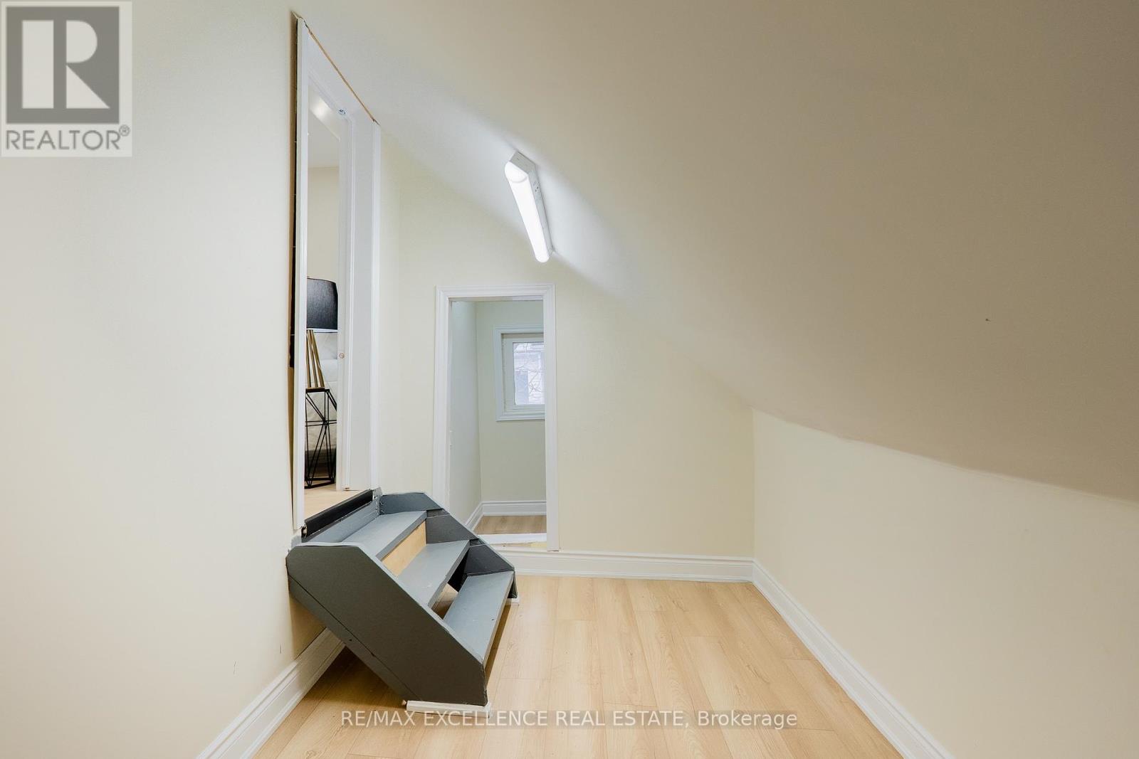 10 Draper Street, Halton Hills, Ontario  L7G 3C8 - Photo 35 - W12580574