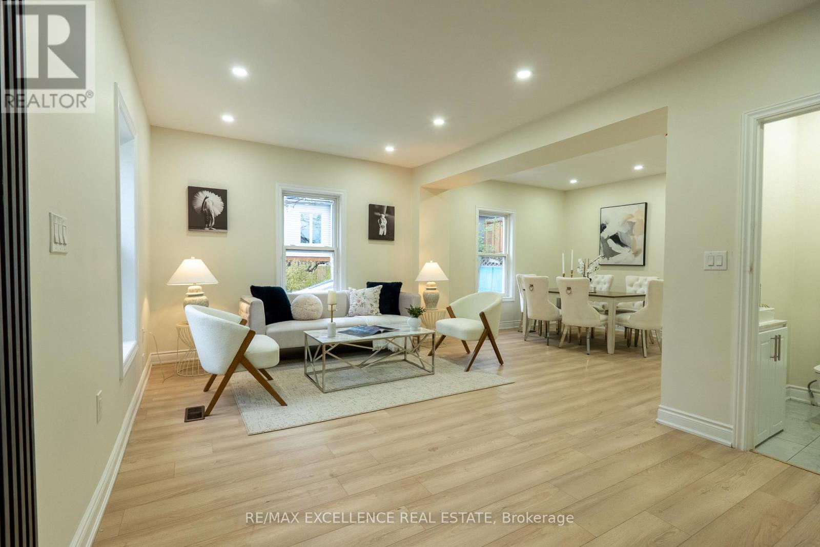 10 Draper Street, Halton Hills, Ontario  L7G 3C8 - Photo 8 - W12580574