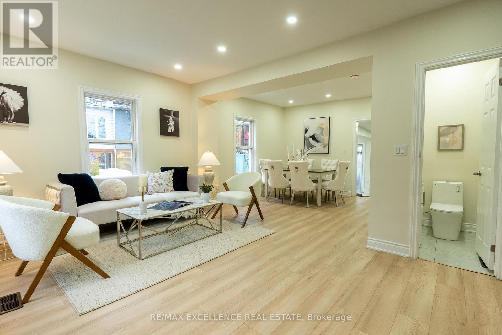 10 Draper Street, Halton Hills, Ontario  L7G 3C8 - Photo 9 - W12580574