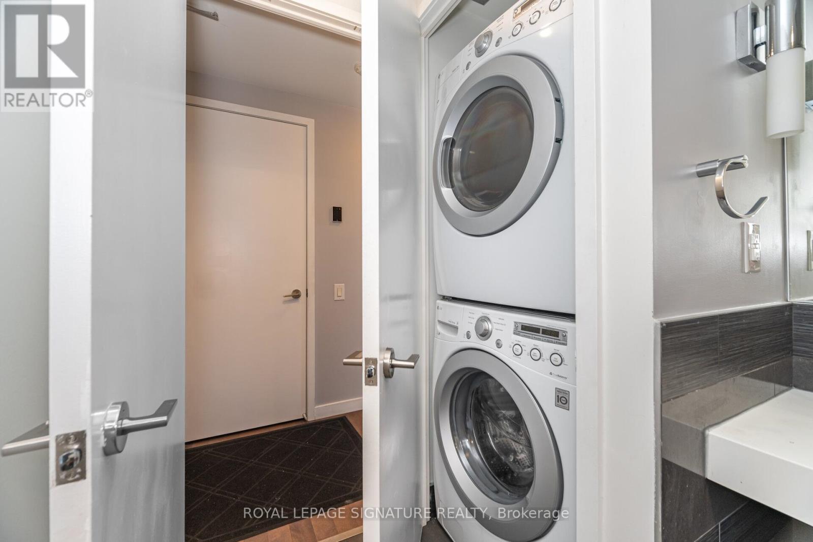 3203 - 70 Distillery Lane, Toronto, Ontario  M5A 0E3 - Photo 23 - C12574888