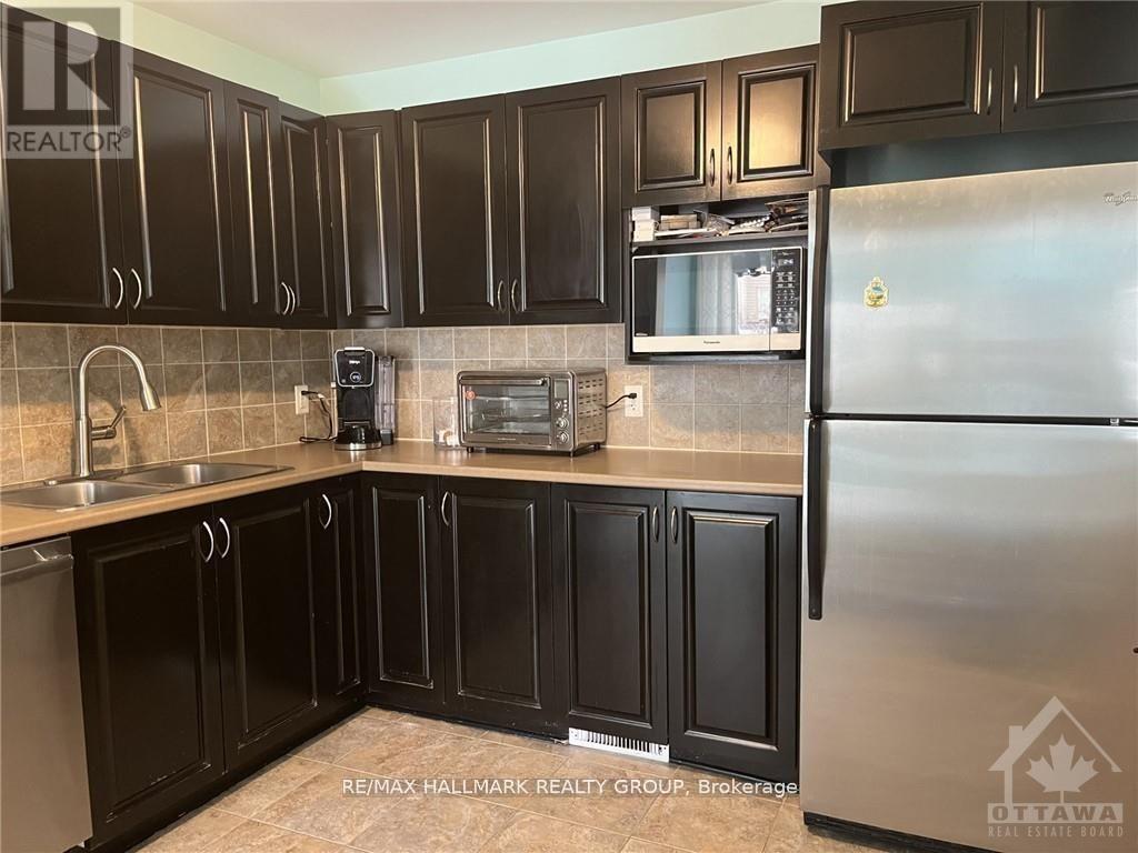 123 Garrity Crescent, Ottawa, Ontario  K2J 3T4 - Photo 2 - X12580598