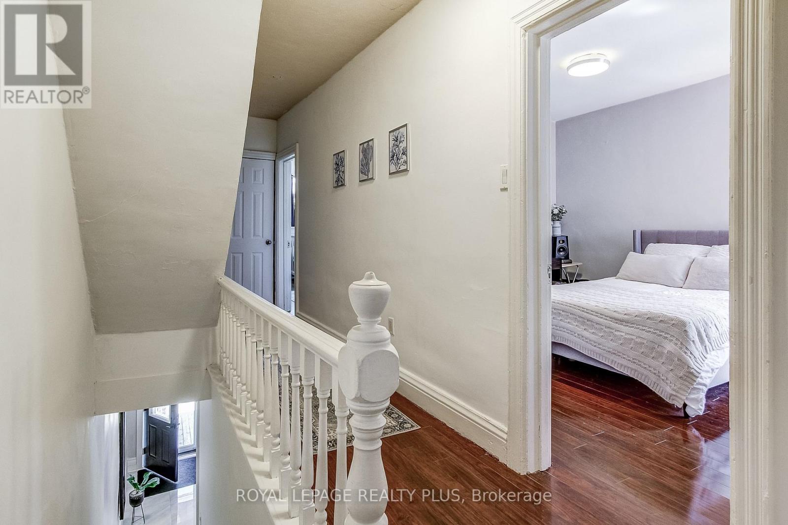 38 Rosemont Avenue, Hamilton, Ontario  L8L 2M3 - Photo 13 - X12580596