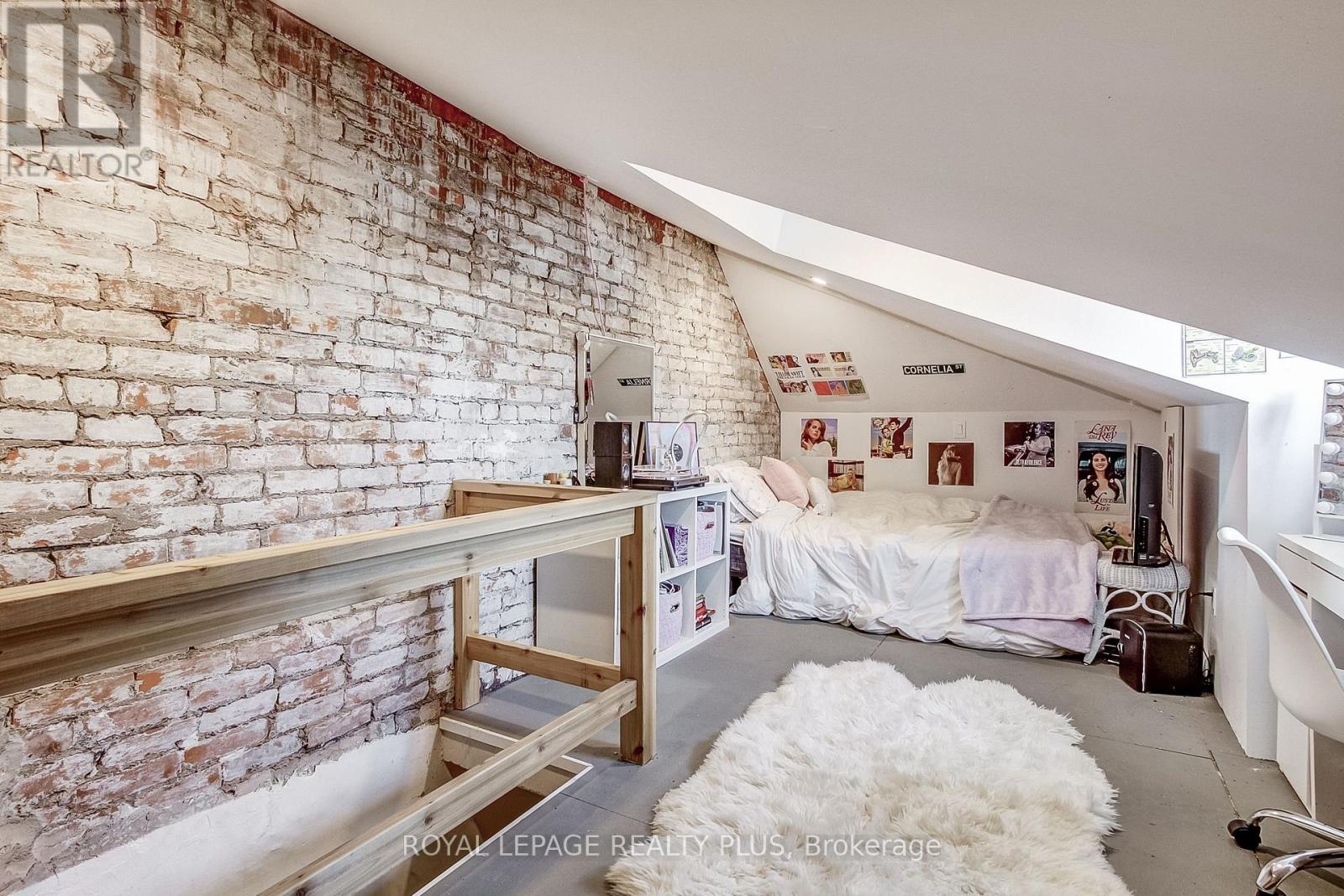 38 Rosemont Avenue, Hamilton, Ontario  L8L 2M3 - Photo 23 - X12580596