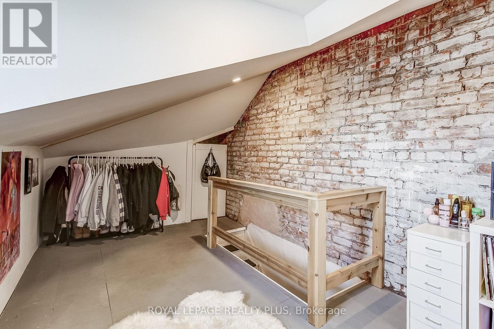 38 Rosemont Avenue, Hamilton, Ontario  L8L 2M3 - Photo 24 - X12580596