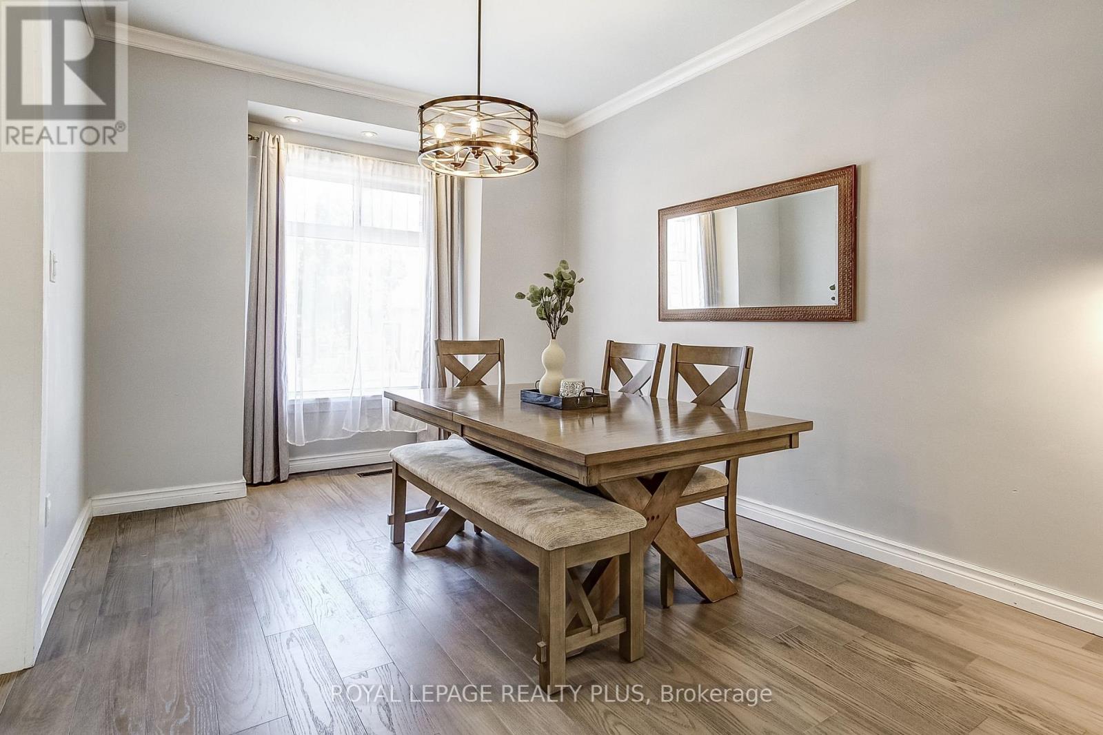 38 Rosemont Avenue, Hamilton, Ontario  L8L 2M3 - Photo 5 - X12580596