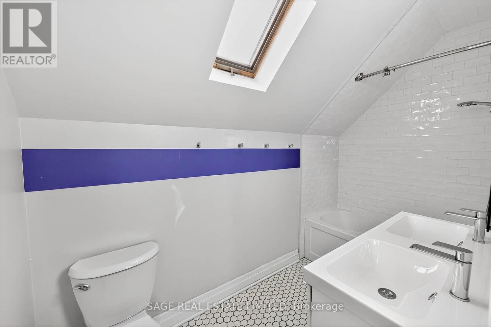 12 Fairleigh Crescent, Toronto, Ontario  M6C 3R8 - Photo 25 - C12580604