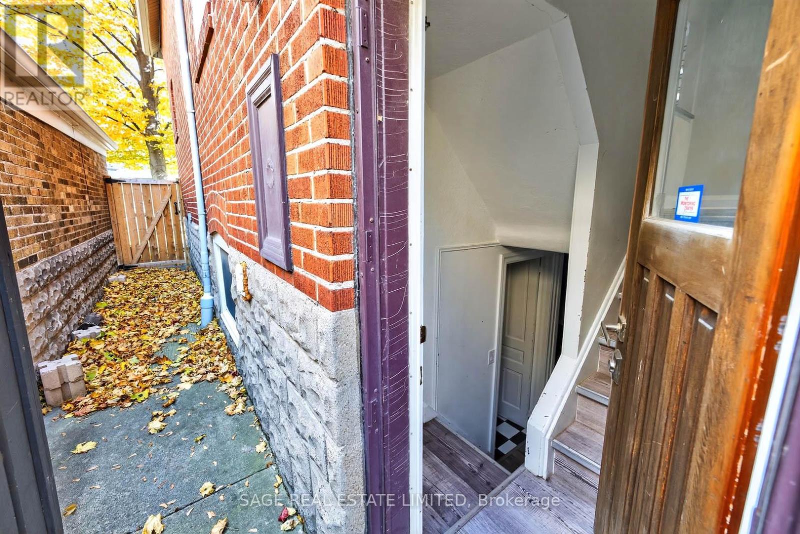 12 Fairleigh Crescent, Toronto, Ontario  M6C 3R8 - Photo 26 - C12580604