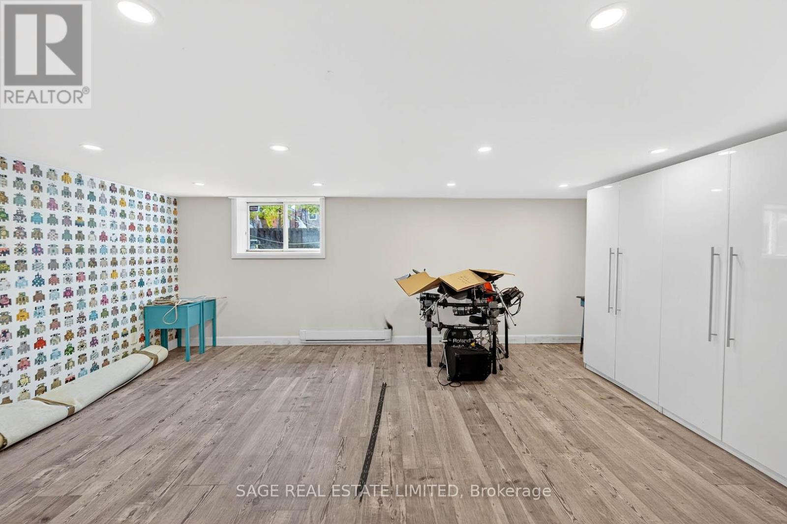 12 Fairleigh Crescent, Toronto, Ontario  M6C 3R8 - Photo 28 - C12580604