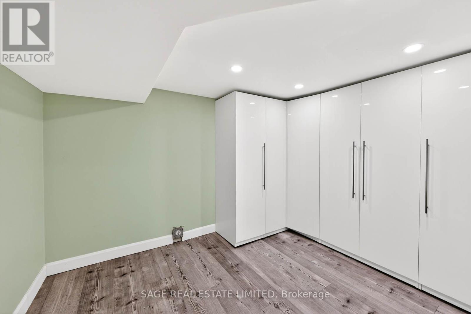 12 Fairleigh Crescent, Toronto, Ontario  M6C 3R8 - Photo 30 - C12580604