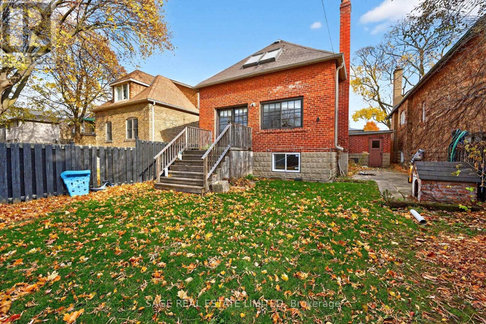 12 Fairleigh Crescent, Toronto, Ontario  M6C 3R8 - Photo 37 - C12580604