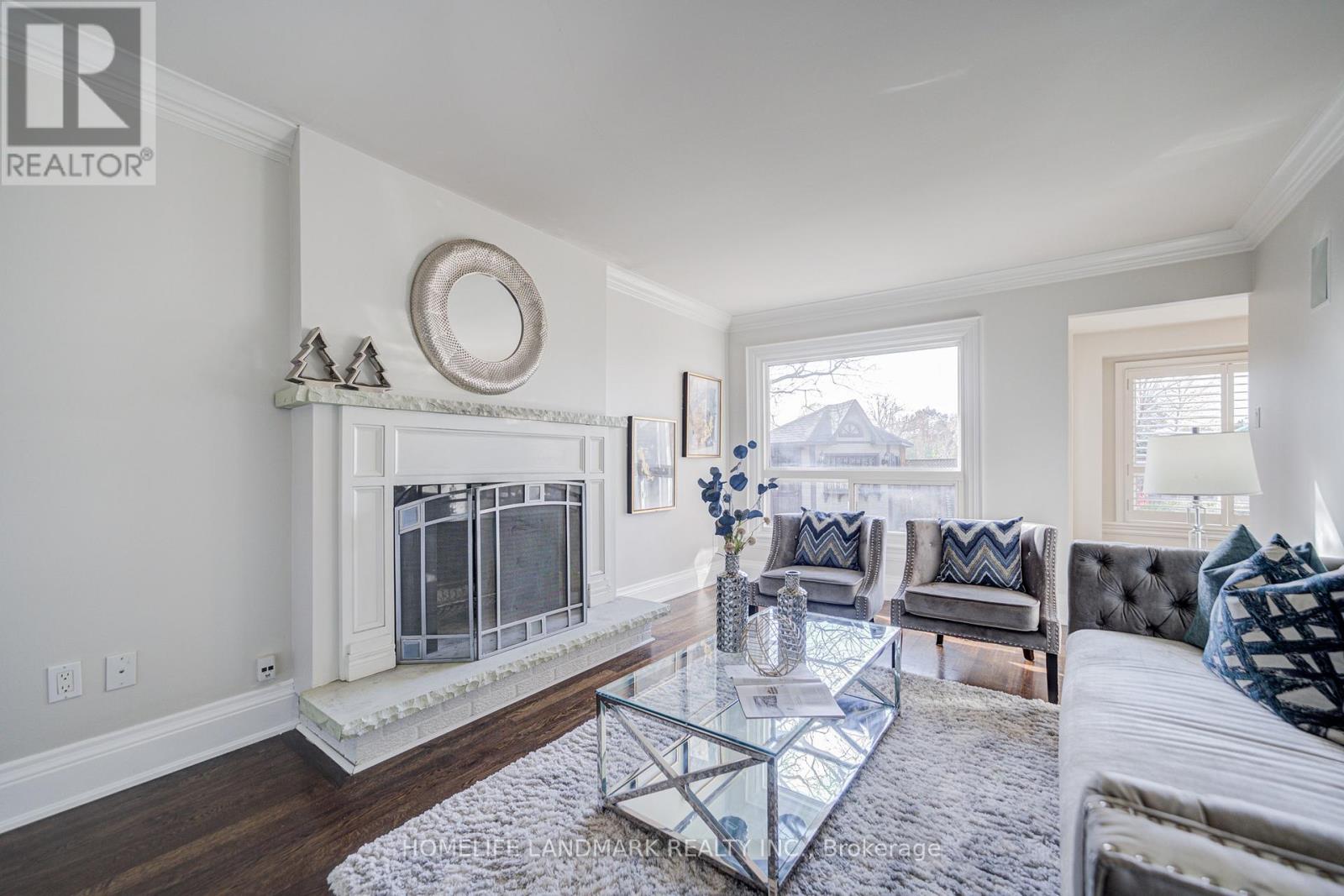 1124 Creekside Drive, Oakville, Ontario  L6H 4Z5 - Photo 17 - W12561100