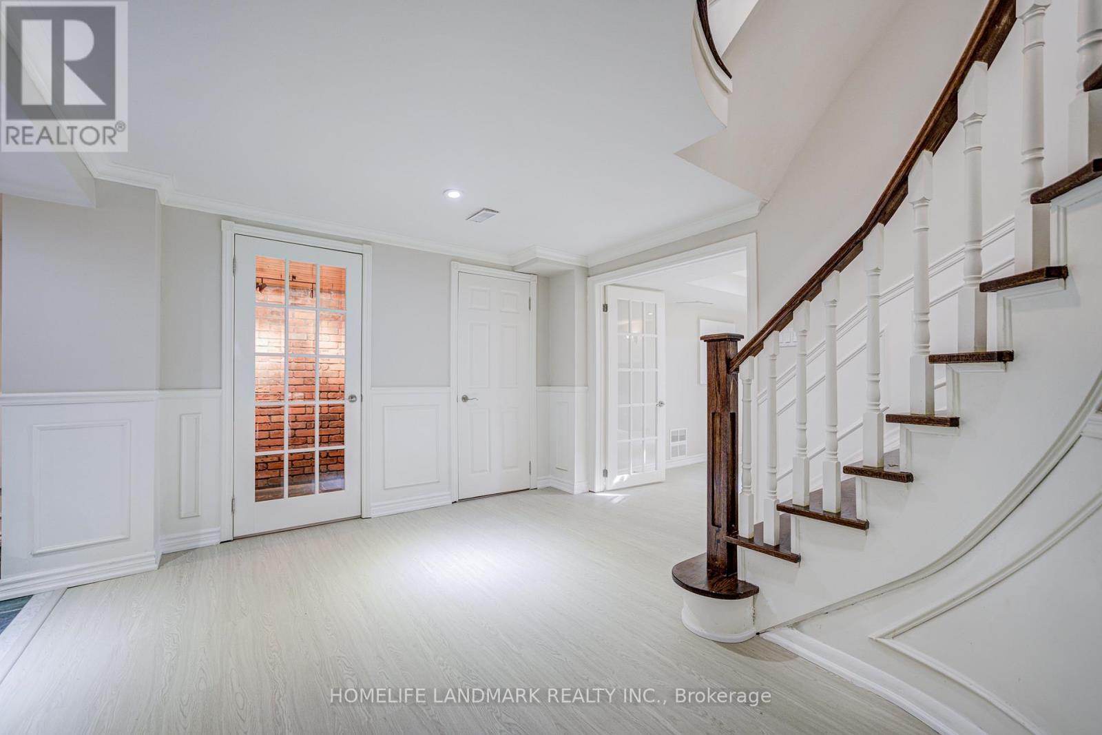 1124 Creekside Drive, Oakville, Ontario  L6H 4Z5 - Photo 38 - W12561100