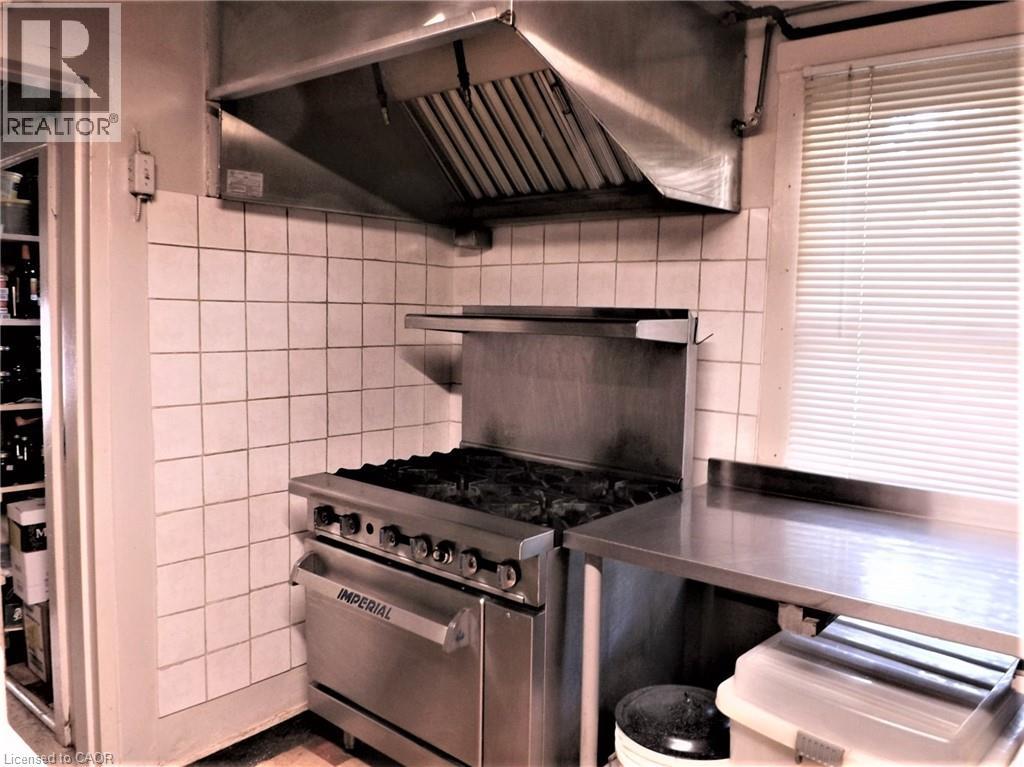 5815 Main Street, Niagara Falls, Ontario  L2G 5Z6 - Photo 15 - 40790857