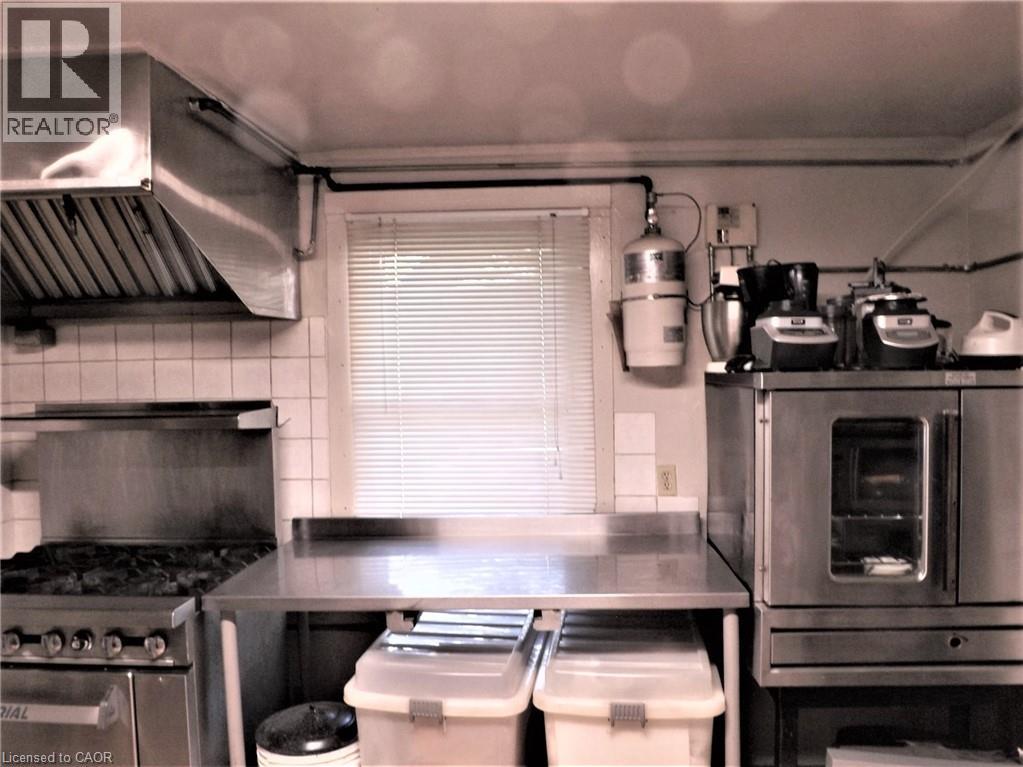 5815 Main Street, Niagara Falls, Ontario  L2G 5Z6 - Photo 16 - 40790857