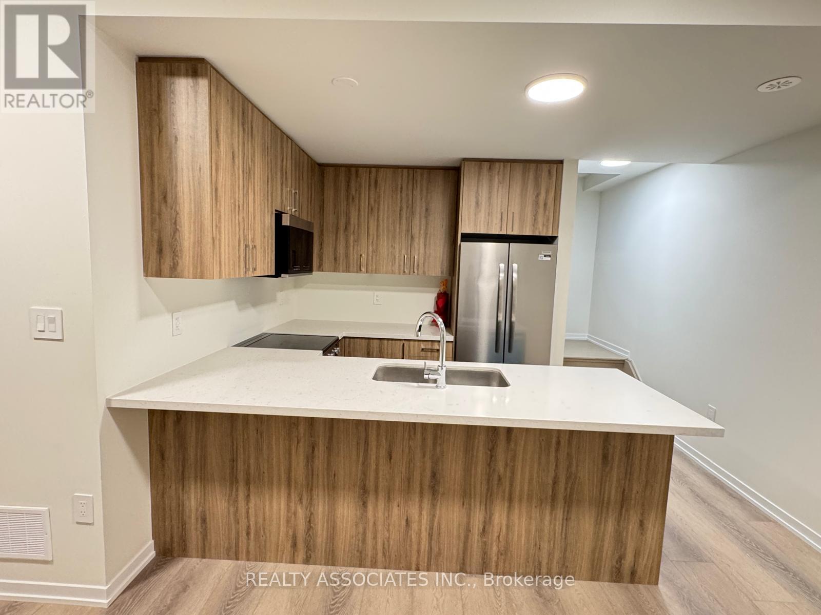 8 Matawin Lane, Richmond Hill, Ontario  L4B 0H8 - Photo 14 - N12580612