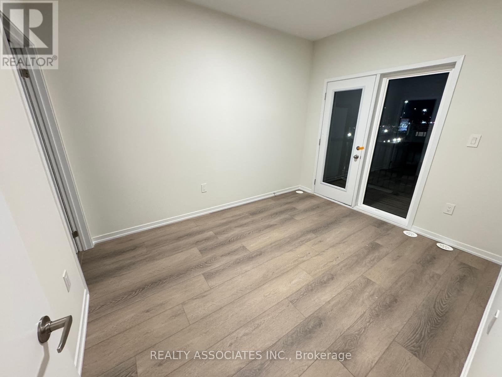 8 Matawin Lane, Richmond Hill, Ontario  L4B 0H8 - Photo 9 - N12580612