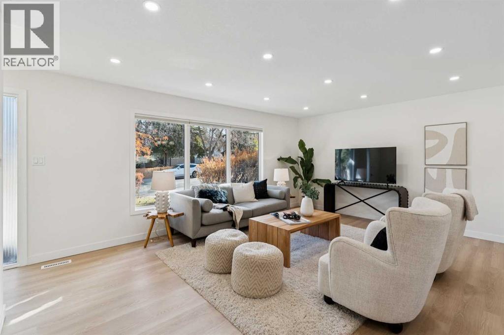 9607 Oakhill Drive Sw, Calgary, Alberta  T2V 3W4 - Photo 2 - A2266403