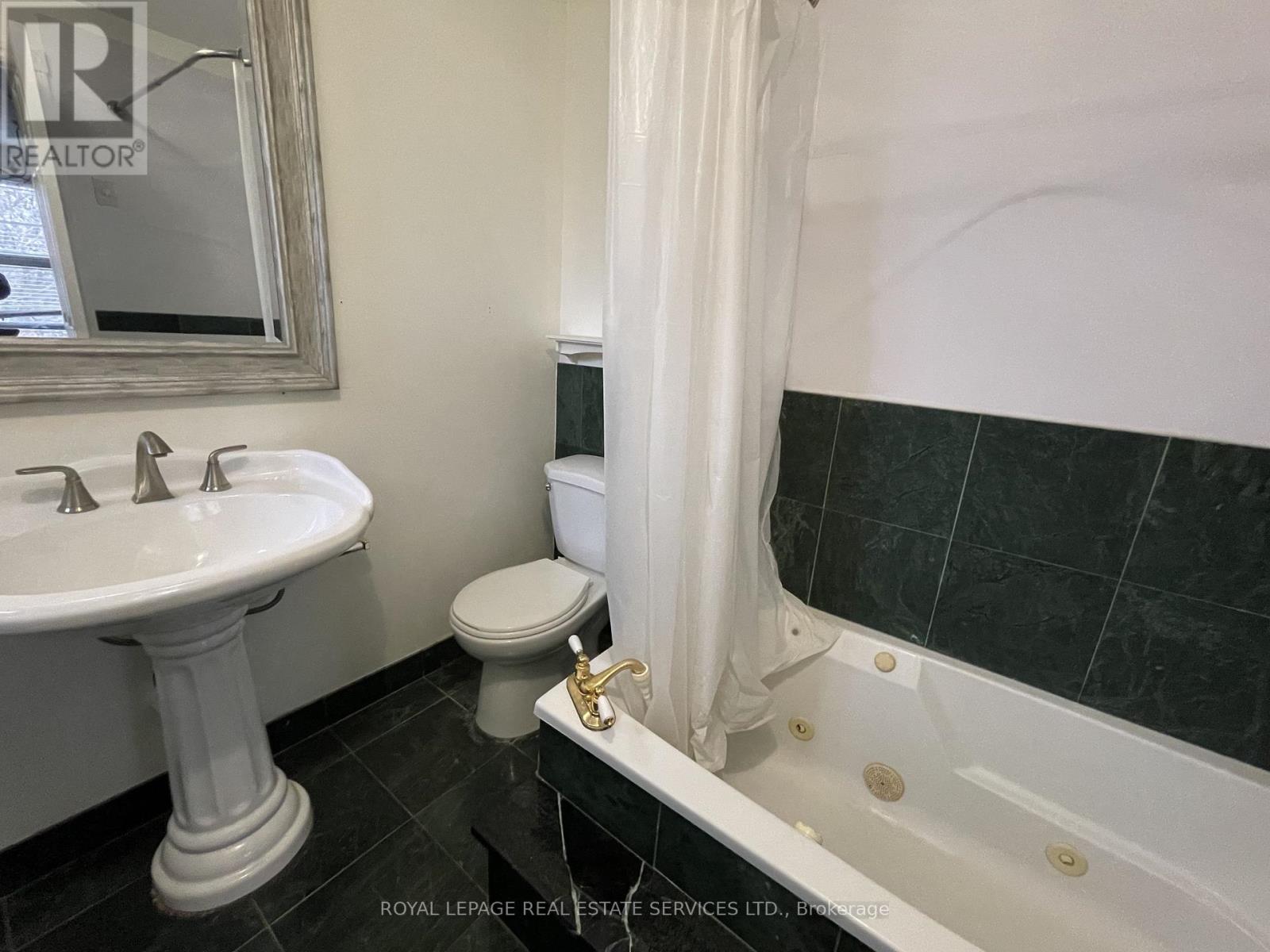 5171 Hidden Valley Court, Mississauga, Ontario  L5M 3P1 - Photo 20 - W12580608