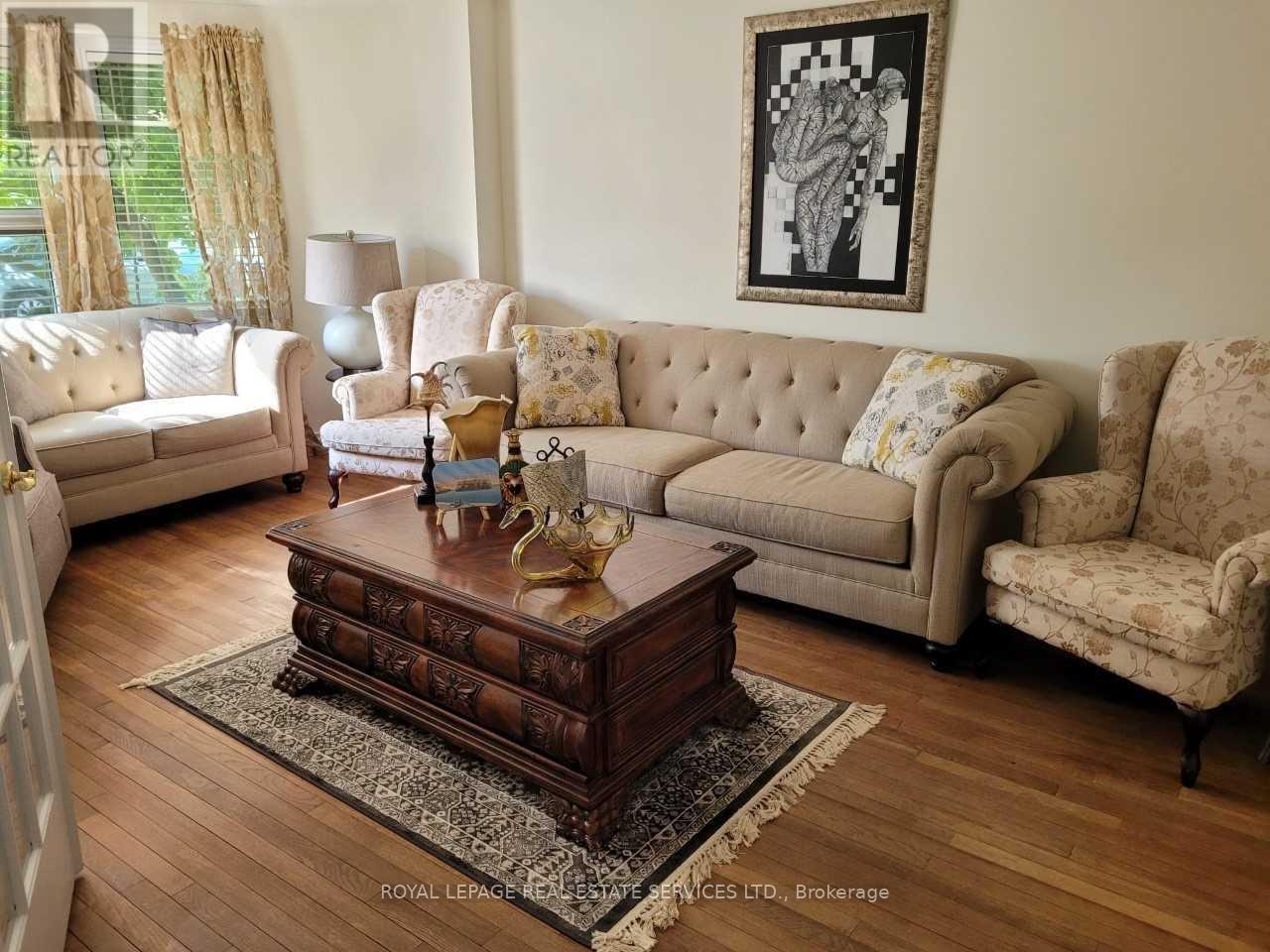 5171 Hidden Valley Court, Mississauga, Ontario  L5M 3P1 - Photo 5 - W12580608