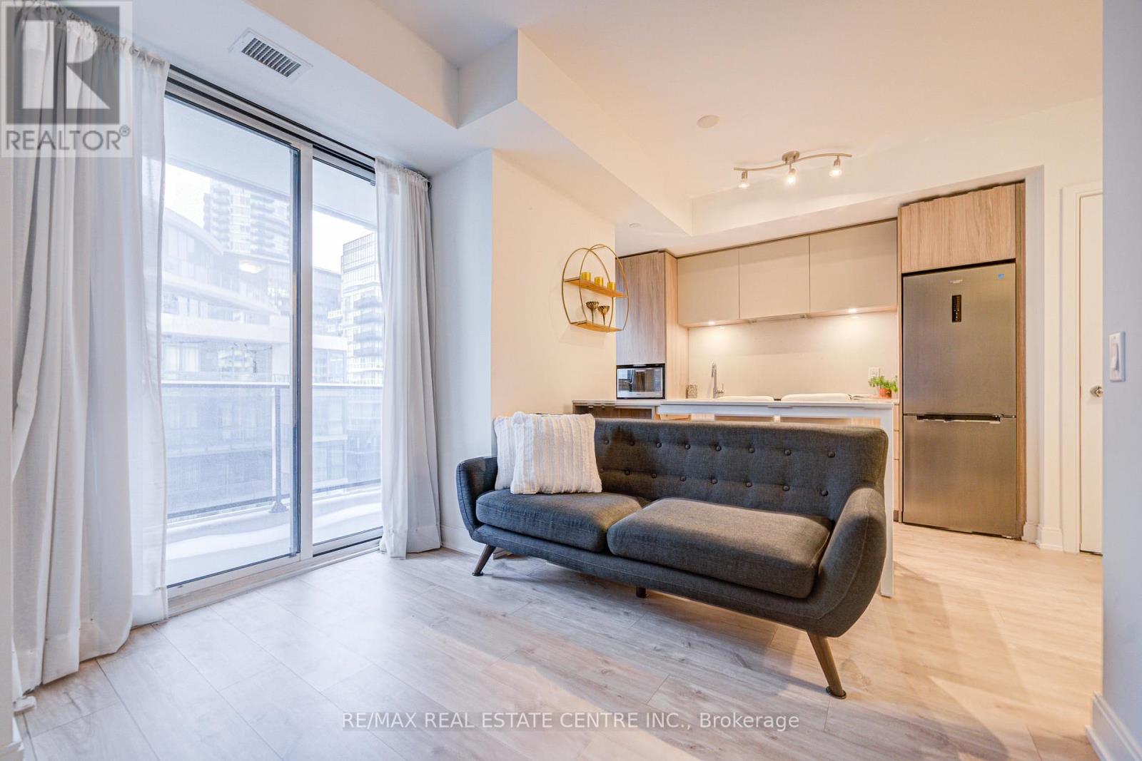 703 - 70 Annie Craig Drive, Toronto, Ontario  M8V 0G2 - Photo 10 - W12580654