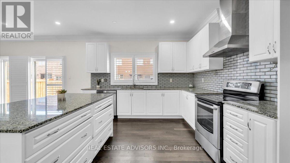 7 Ferdinand Drive, Brampton, Ontario  L6Y 0E4 - Photo 17 - W12573462