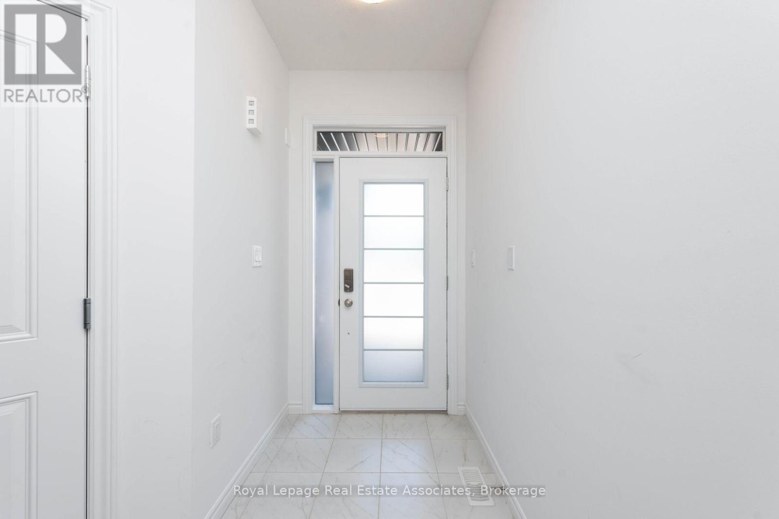 3985 Crown Street, Lincoln, Ontario  L0R 1B4 - Photo 2 - X12580648