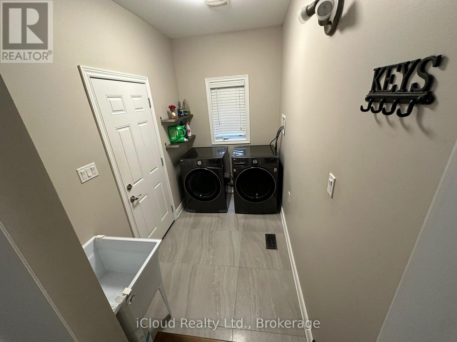 1272 Rolph Terrace, Milton, Ontario  L9T 7C8 - Photo 11 - W12452162