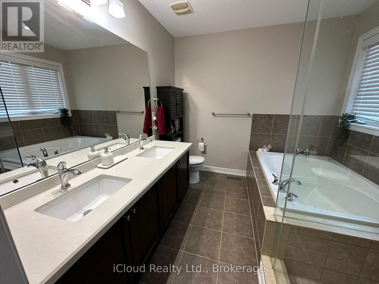 1272 Rolph Terrace, Milton, Ontario  L9T 7C8 - Photo 21 - W12452162