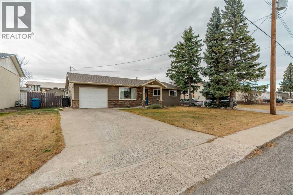 452 15 Street, Fort Macleod, Alberta  T0L 0Z0 - Photo 3 - A2271262