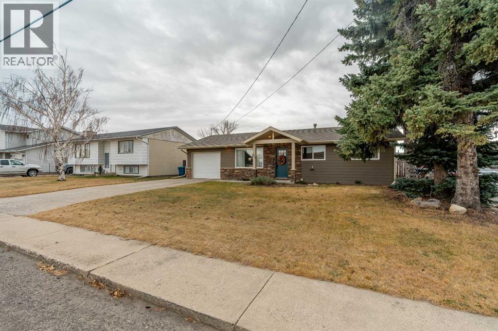 452 15 Street, Fort Macleod, Alberta  T0L 0Z0 - Photo 2 - A2271262